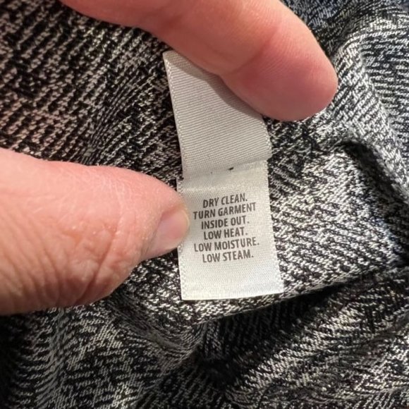 St. John Collection Women's Black & White Wool Blend Emma Ankle Pants Size 8 - Picture 6 of 6